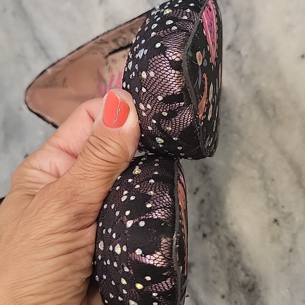 Betsy Johnson Betseyville Lace & Rhinestone Pointed Toe High Heels .7.5 - Picture 12 of 12